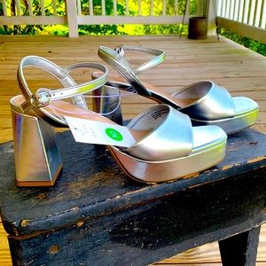 NWT A New Day Silver Hadison Platform Heels, size 10